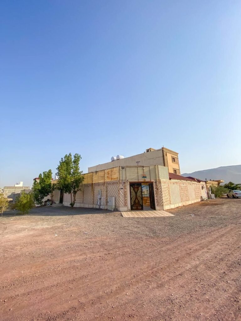 استراحة حمراء طيبة المدينة المنورة شاليهات واستراحات السعودية